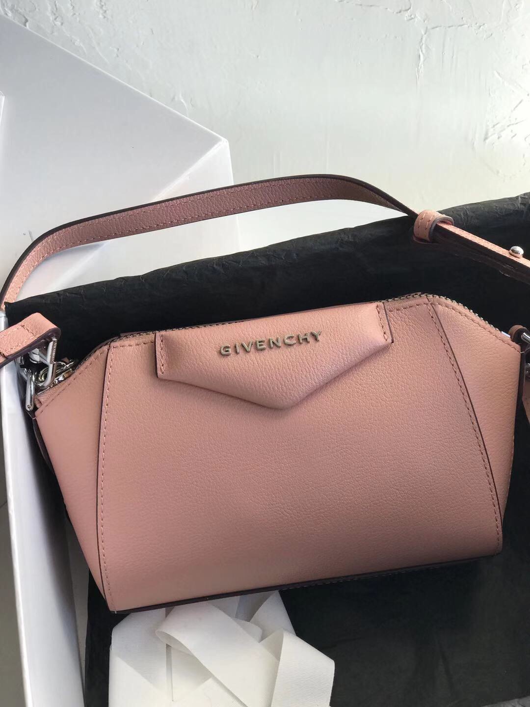 HSC-C0624882E5D0 Givenchy Antigona - Image 1
