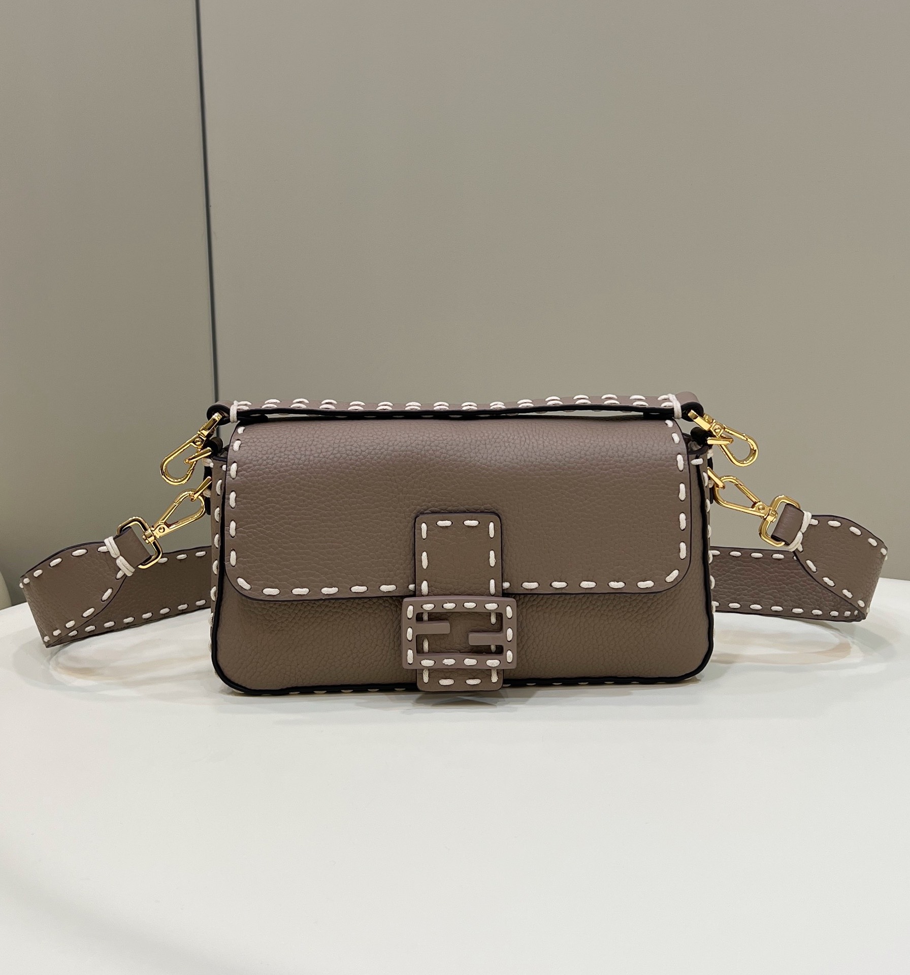 HSC-C06ADA838E01 Fendi Baguette Bag - Image 1
