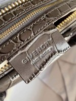 Givenchy Antigona Small - Image 3