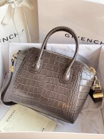 Givenchy Antigona Small - Image 9