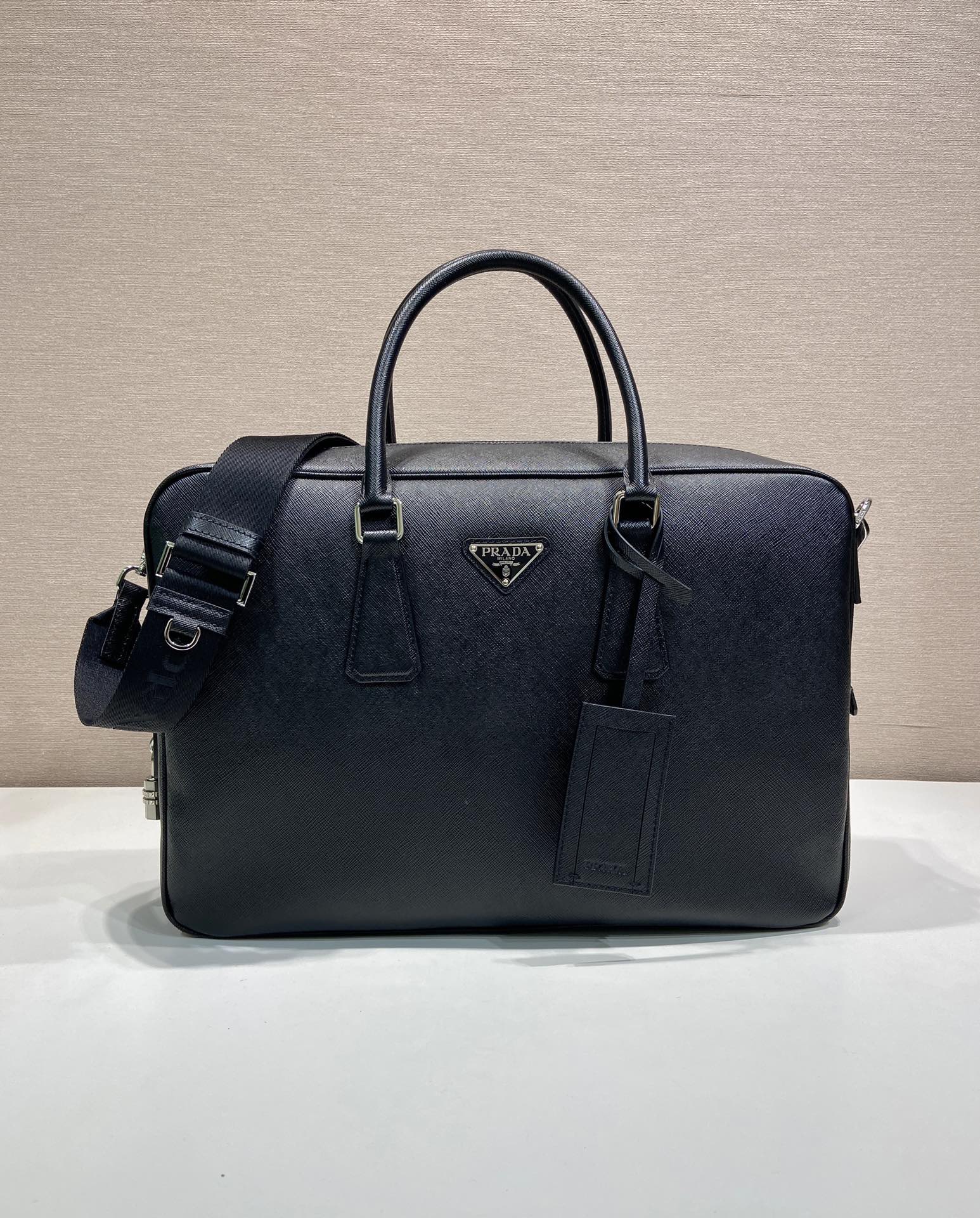 HSC-C23EAFF419EF Prada Saffiano leather work bag - Image 1