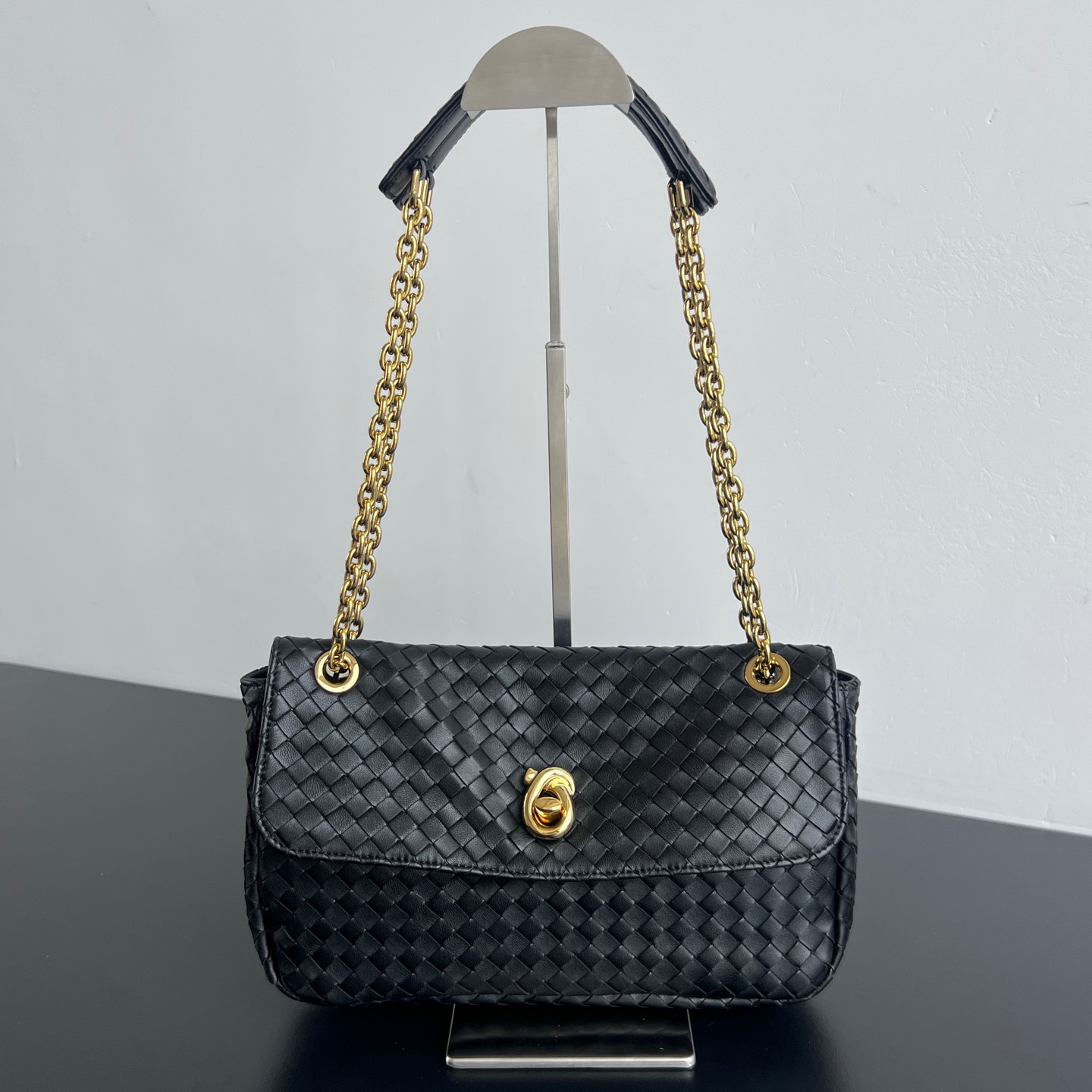 HSC-C38B48B829E8 Bottega Veneta Madison Bag - Image 1