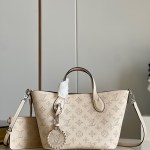 Louis Vuitton Blossom PM