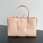 Bottega Veneta BV Medium Arco Tote Bag