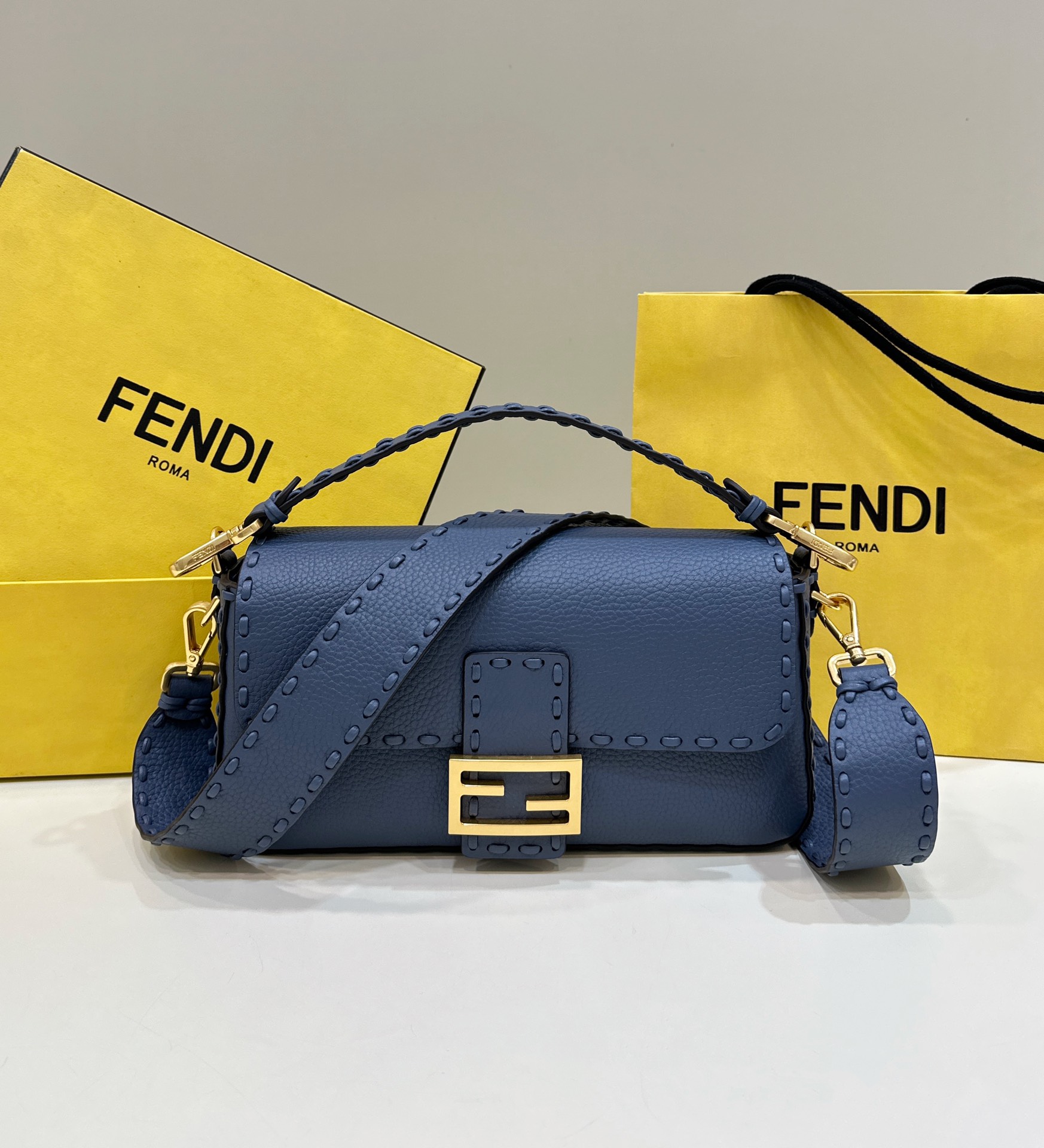 HSC-C8075B4B0A52 FENDI BAGUETTE - Image 1