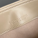 BOTTEGA VENETA Small Liberta Bucket - Image 3