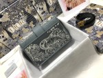 Dior 30 Montaigne - Image 2