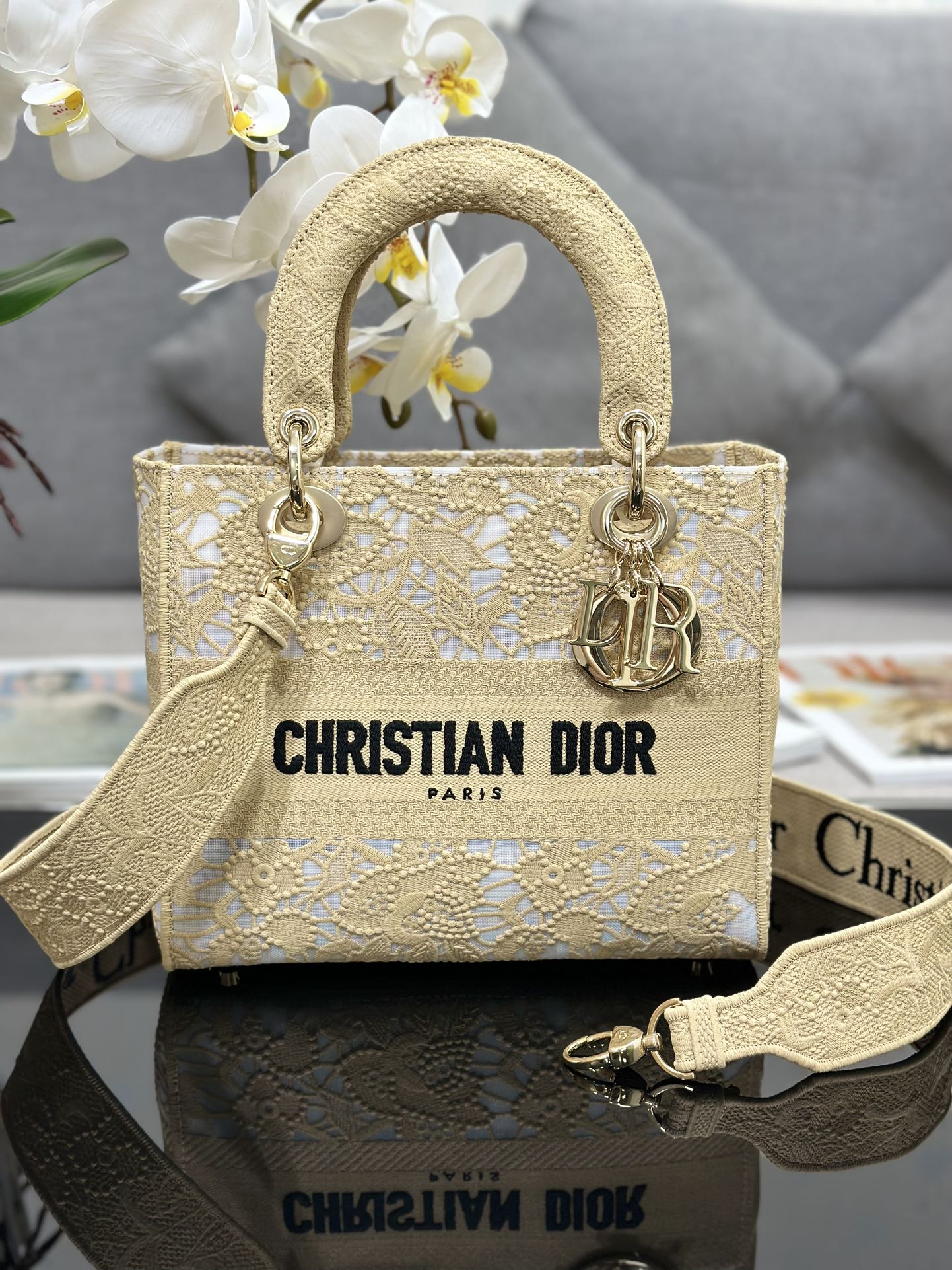 HSC-CCB3CE7CF4DF Dior Medium Lady D-Lite bag - Image 1