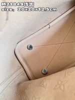 Louis Vuitton Blossom PM - Image 3