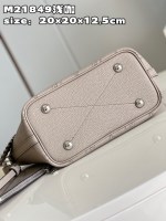 Louis Vuitton Blossom PM - Image 6