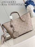 Louis Vuitton Blossom PM - Image 9