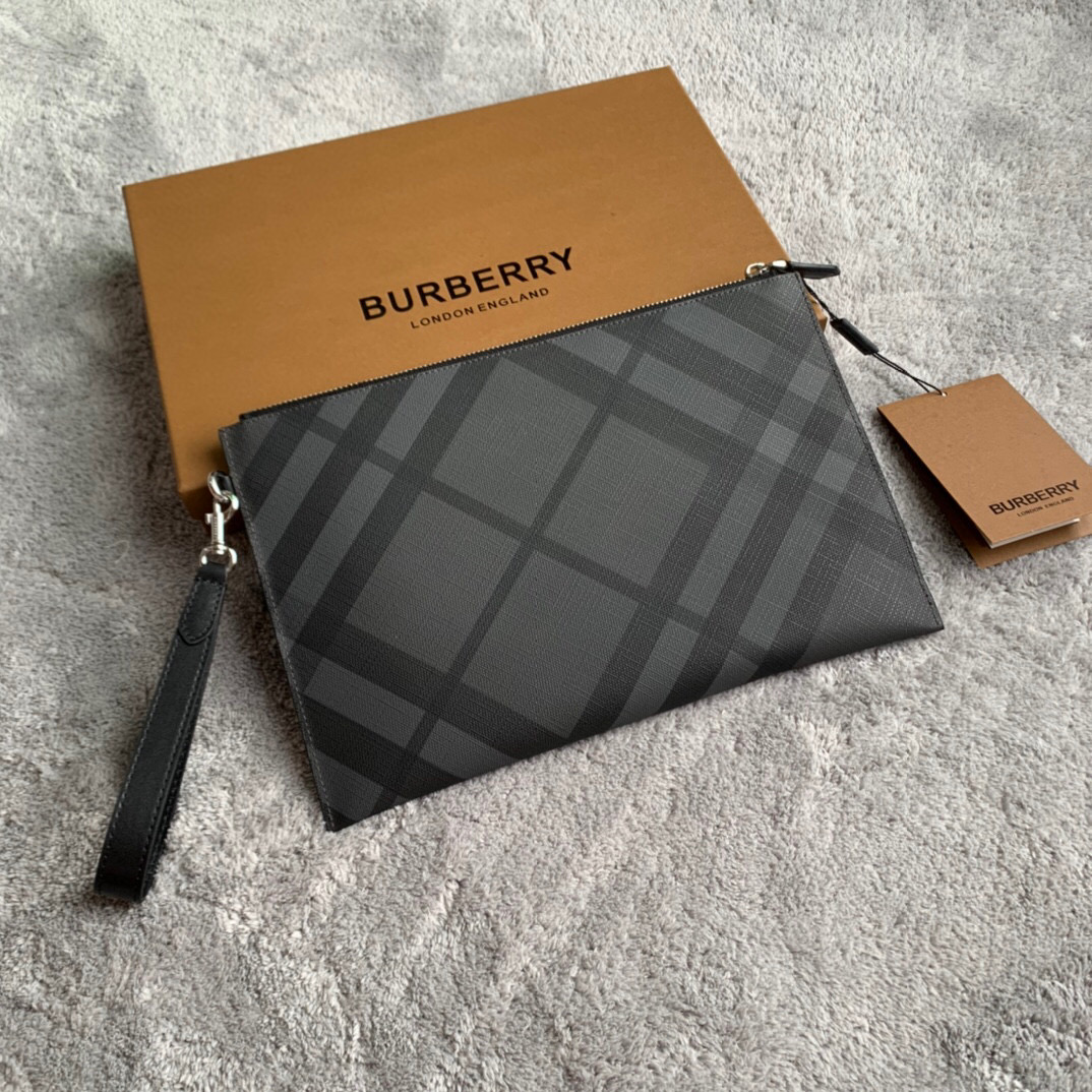 HSC-CF02FB6C63F1 Burberry Clutch - Image 1