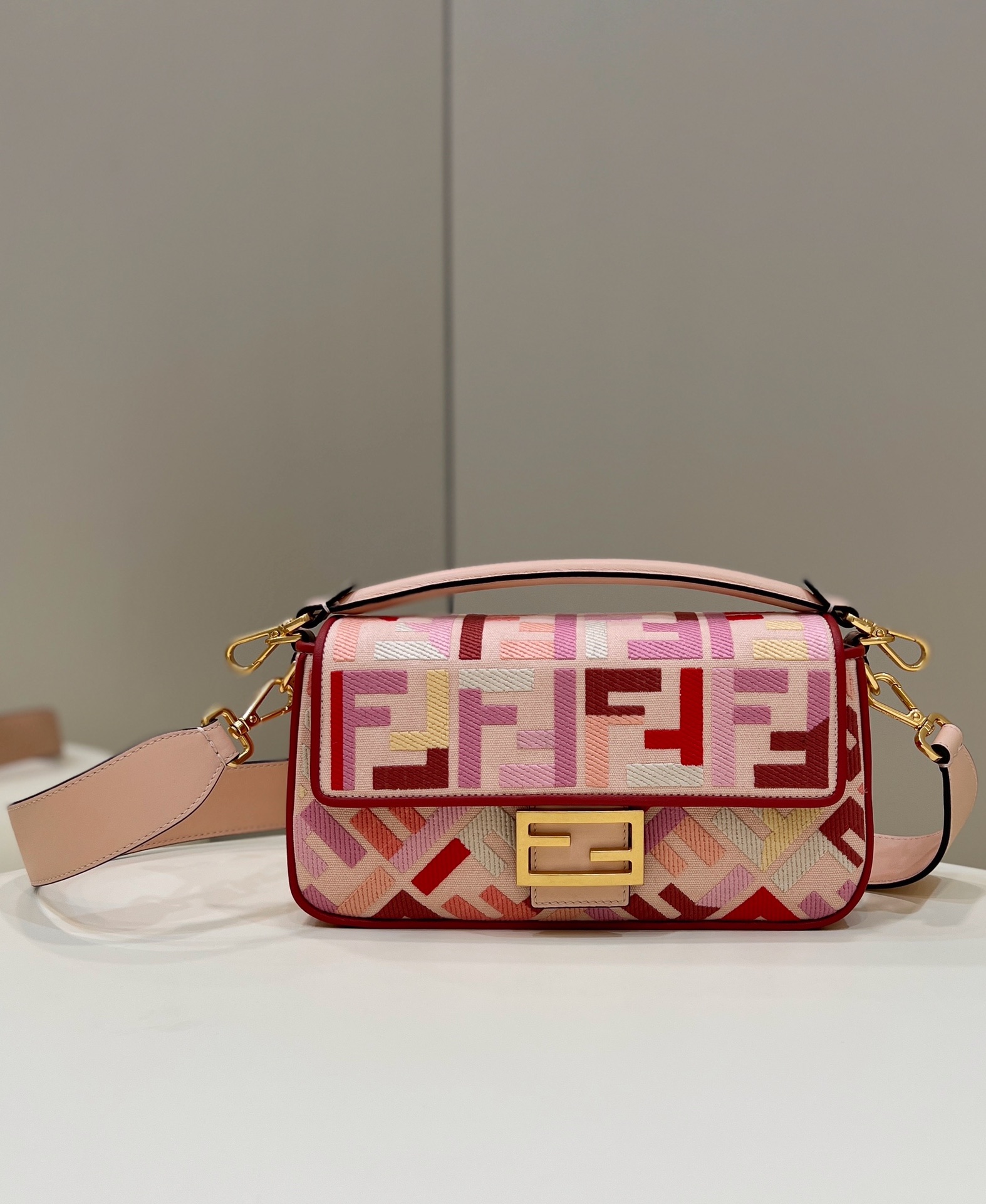 HSC-D465EBB45B65 Fendi Baguette - Image 1
