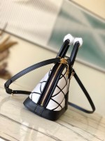 Louis Vuitton Alma BB - Image 2
