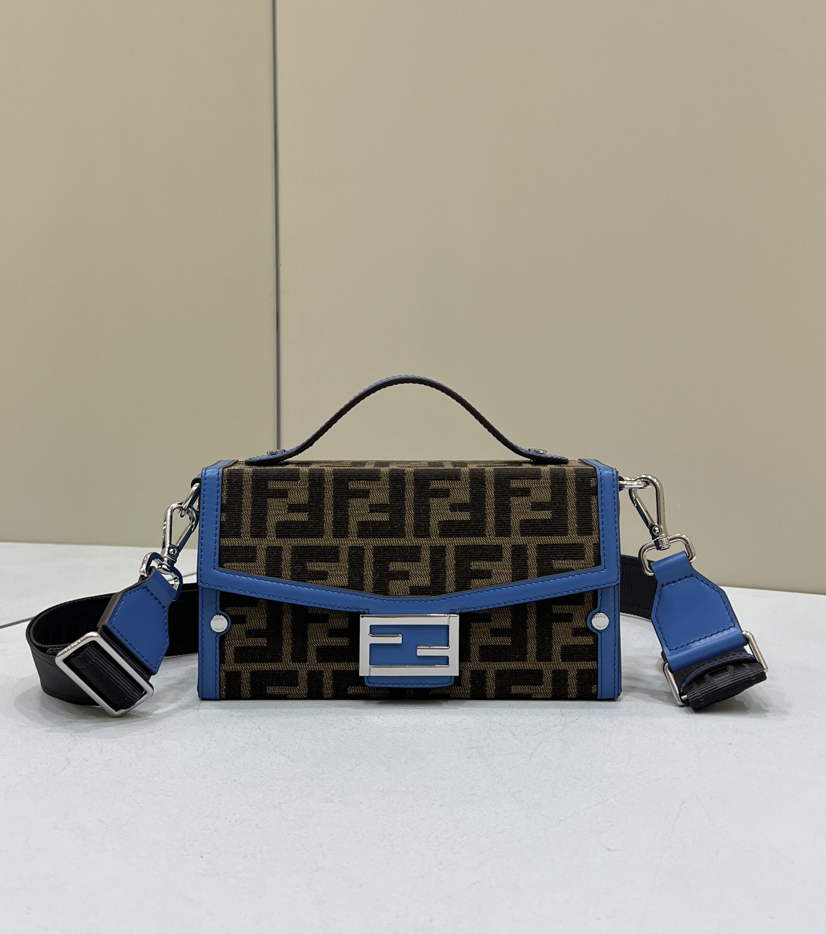 HSC-D619EA626F5B FENDI Baguette BAG - Image 1