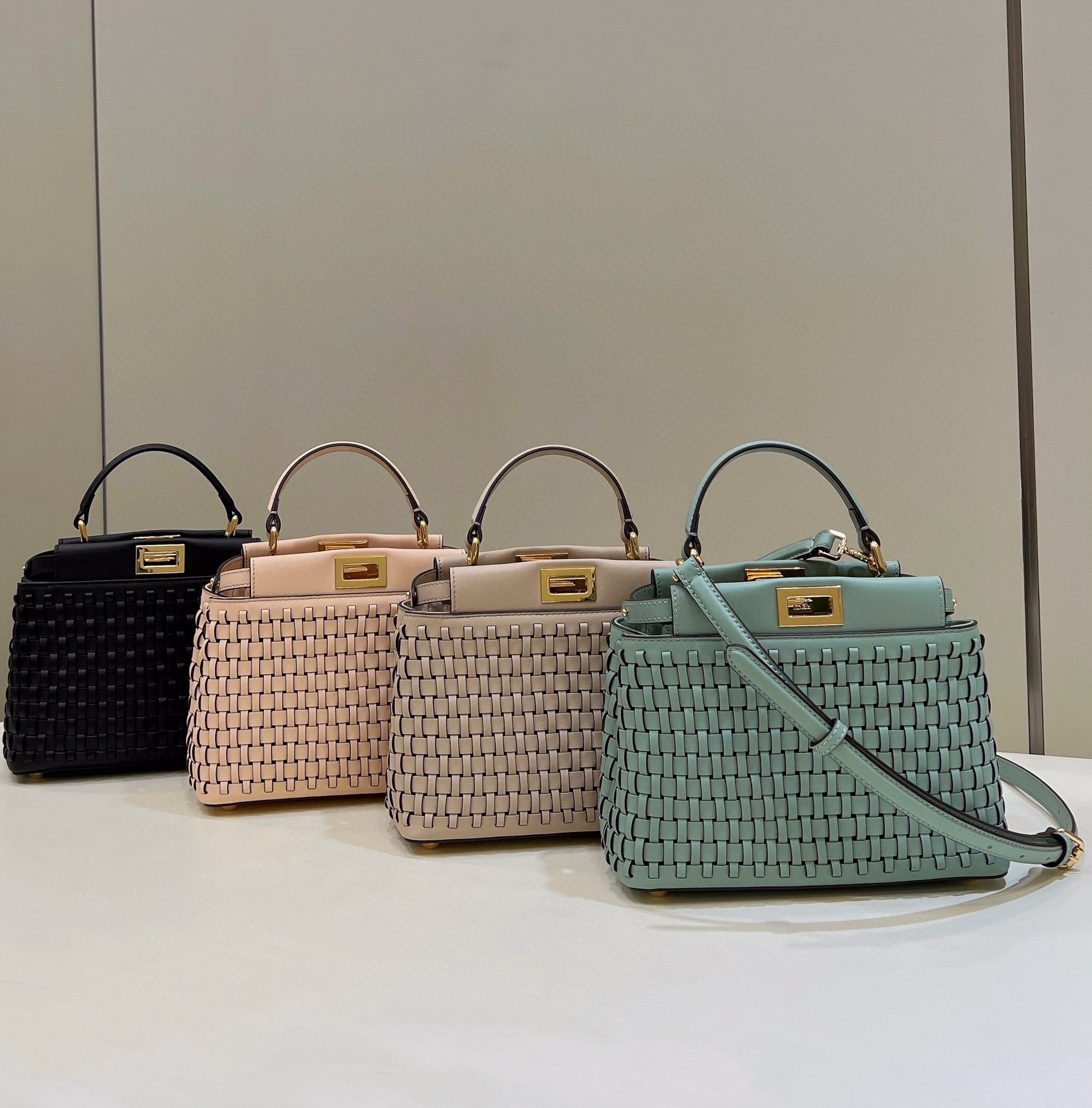 HSC-D72CE0A075CF Fendi Peekaboo - Image 1