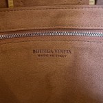Bottega Veneta BV Arco Camera Bag - Image 3