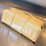 Bottega Veneta BV Arco Camera Bag - Image 8