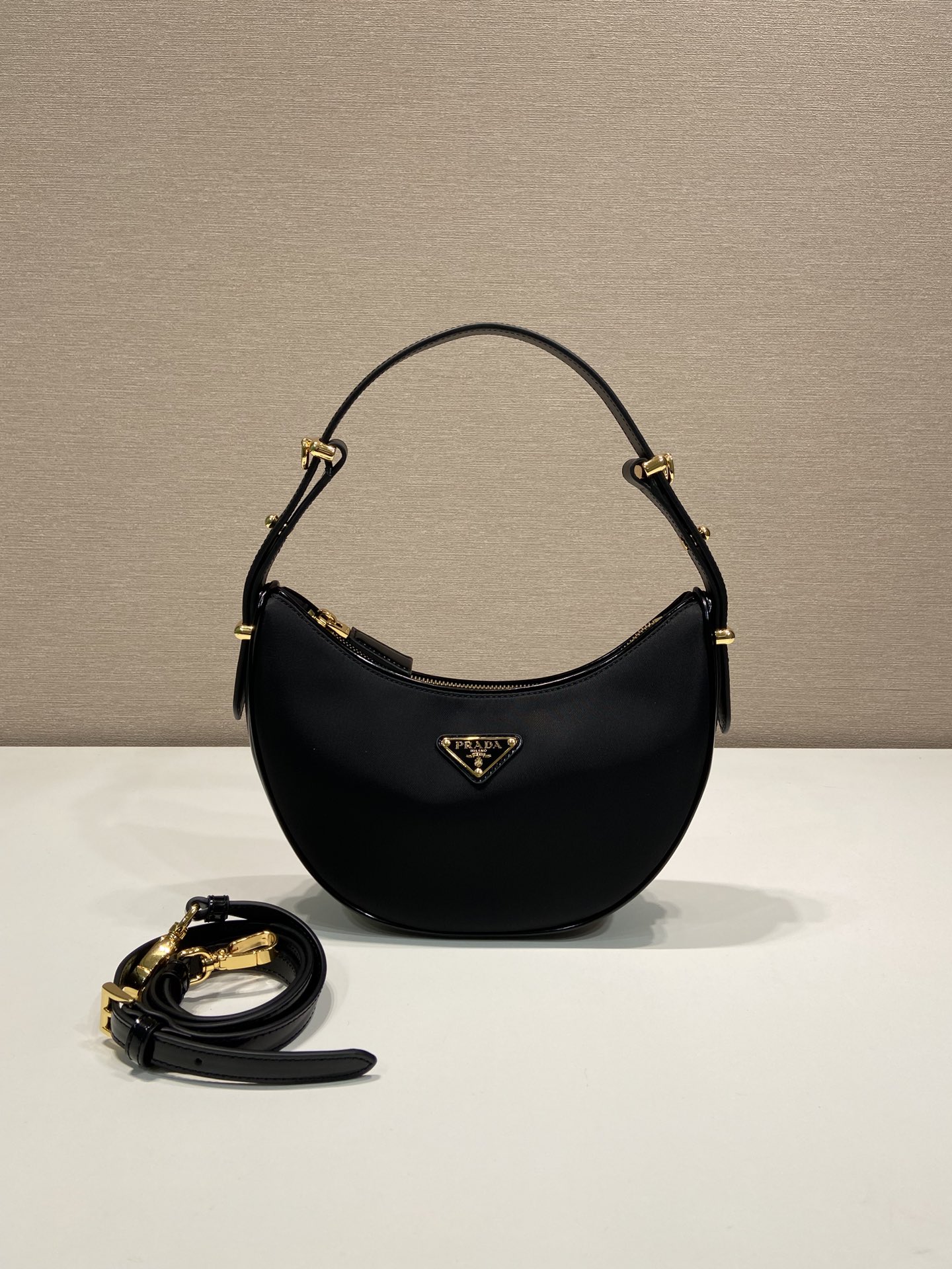 HSC-D8C817A42114 Prada Arqué shoulder bag - Image 1
