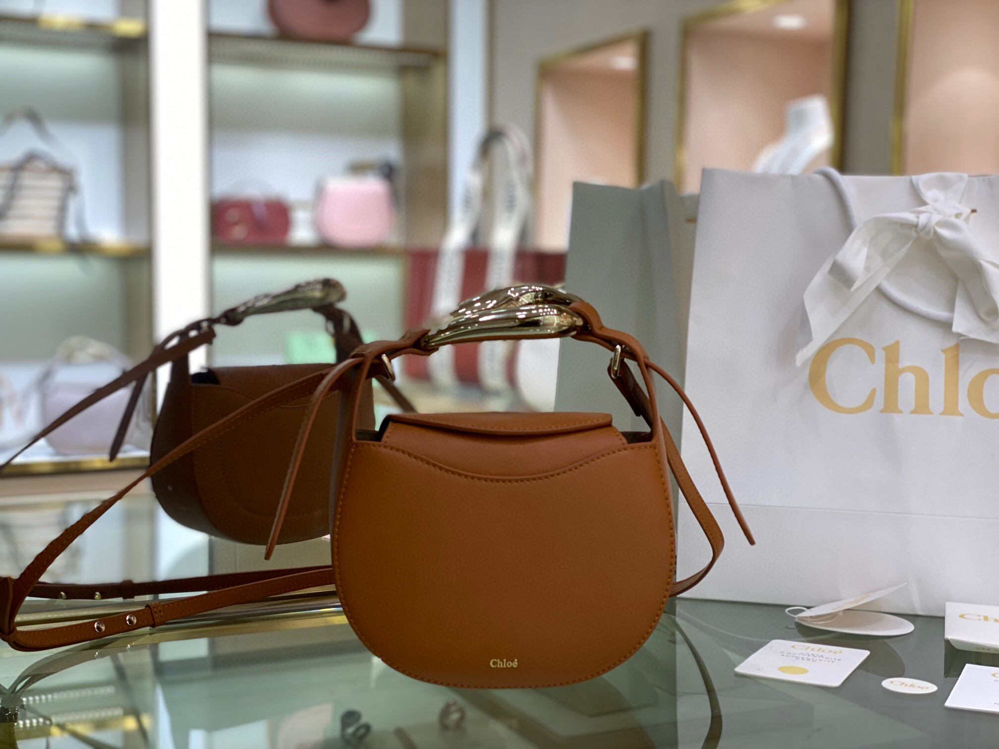 HSC-DE0E0C6A73E4 Chloé Kiss Bag - Image 1