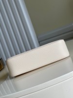 Louis Vuitton Marelle Handbag - Image 5