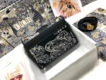 Dior 30 Montaigne - Image 2