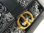 Dior 30 Montaigne - Image 6