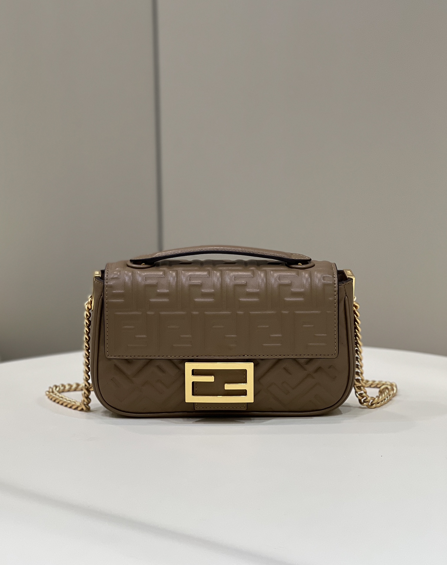 HSC-E855F29E6B73 Fendi Baguette Bag - Image 1