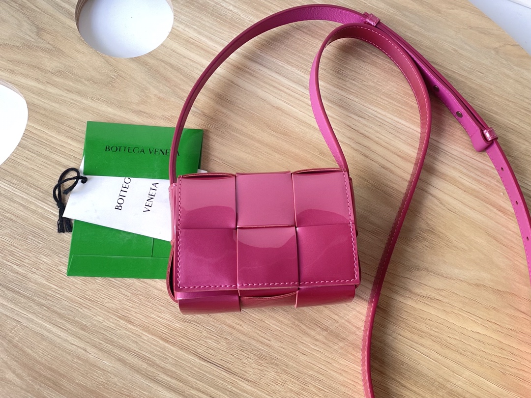 HSC-E9AAC78B9D42 BOTTEGA VENETA BV Candy Cassette - Image 1