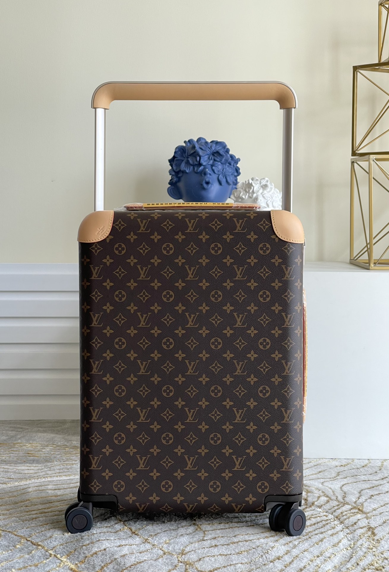 HSC-E9BAD6E551C2 Louis Vuitton Travel Box - Image 1