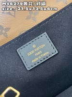 Louis Vuitton Pochette Metis East West - Image 9
