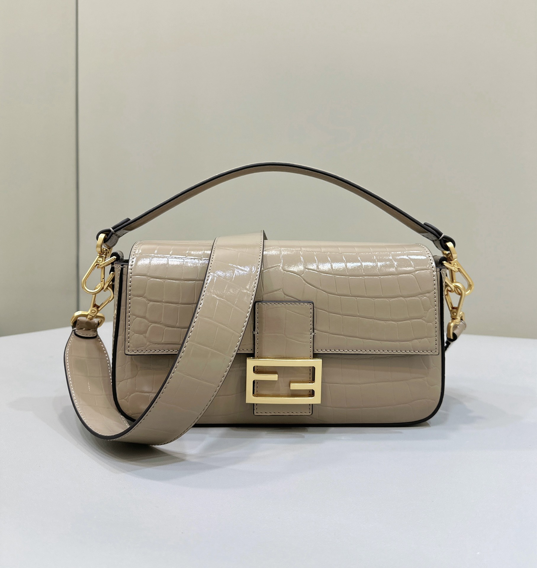 HSC-EC38C6AB1897 Fendi Baguette Medium Bag - Image 1