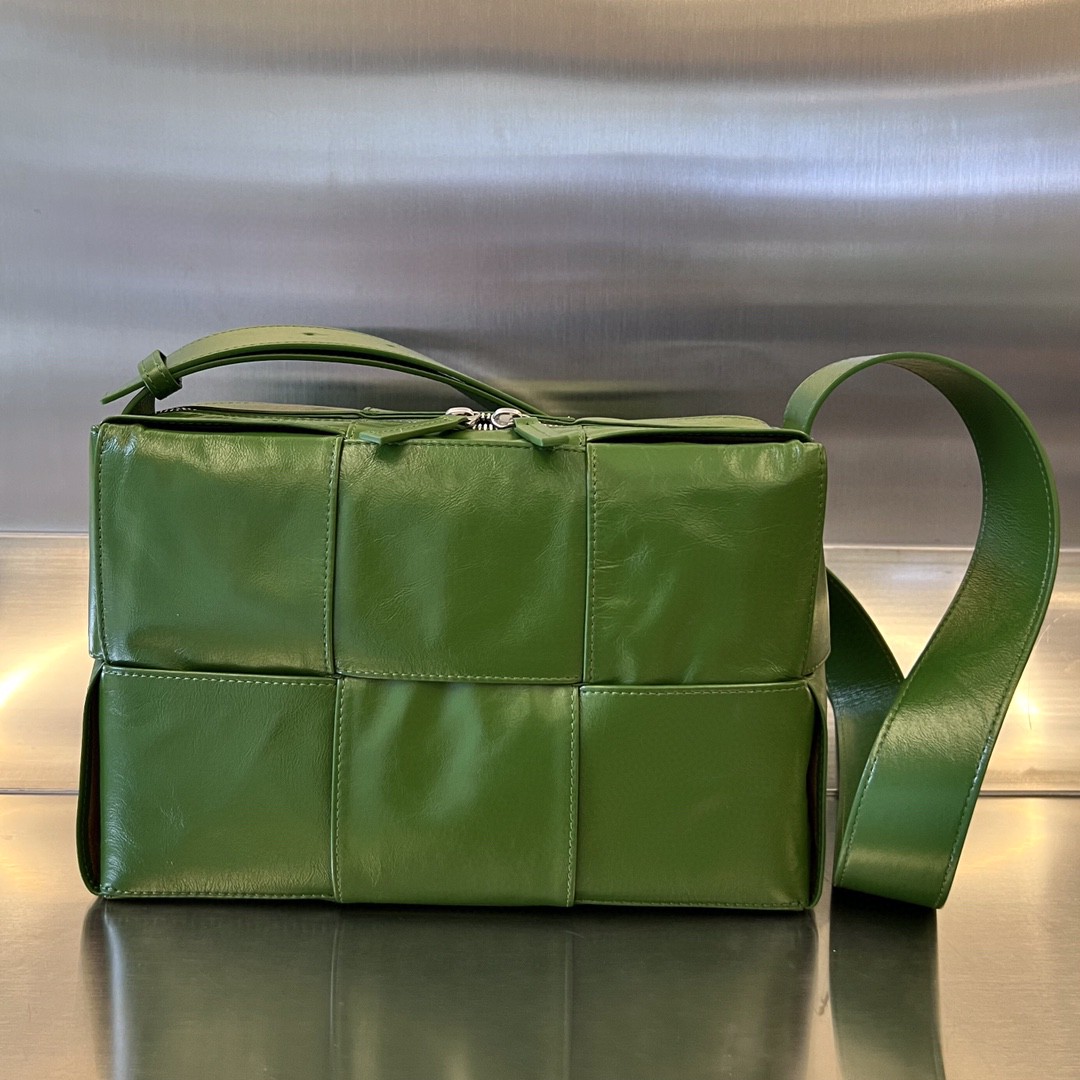 HSC-ED1207FEF6BC Bottega Veneta BV Arco Camera Bag - Image 1