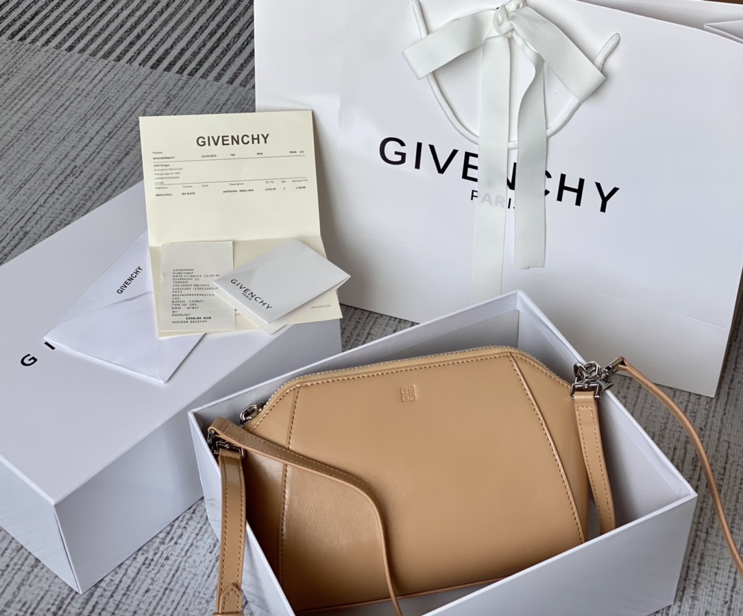 HSC-ED6DC86B0869 Givenchy XS Antigona Bag - Image 1