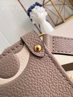 Louis Vuitton OnTheGo East West - Image 3
