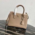 Medium Prada Galleria Saffiano leather bag