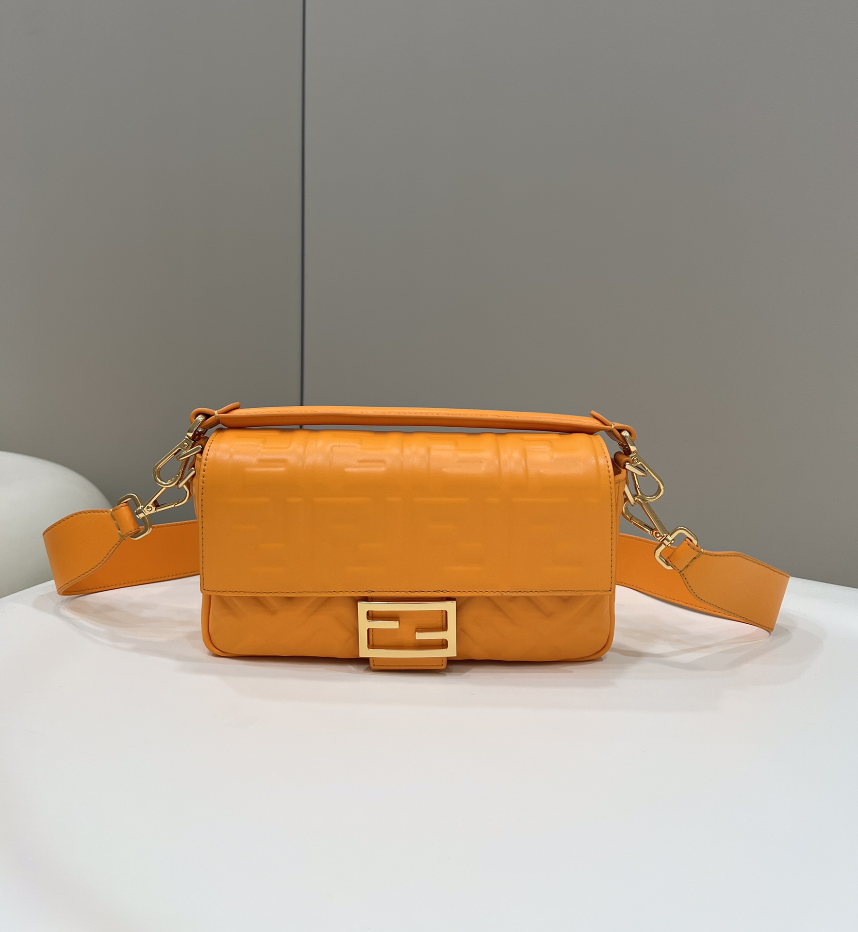 HSC-F0083191BD71 Fendi Baguette Medium Bag - Image 1