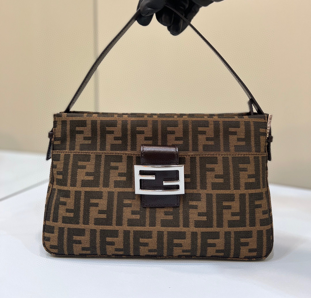 HSC-F15B62F1276A Fendi Vintage - Image 1