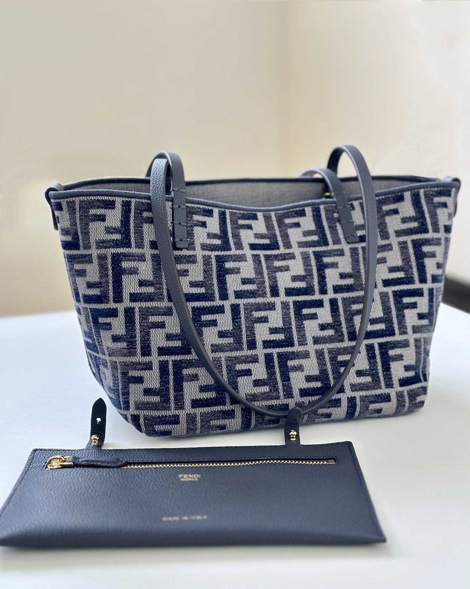 HSC-F1C58971B2FE Fendi Roll Tote Bag - Image 1