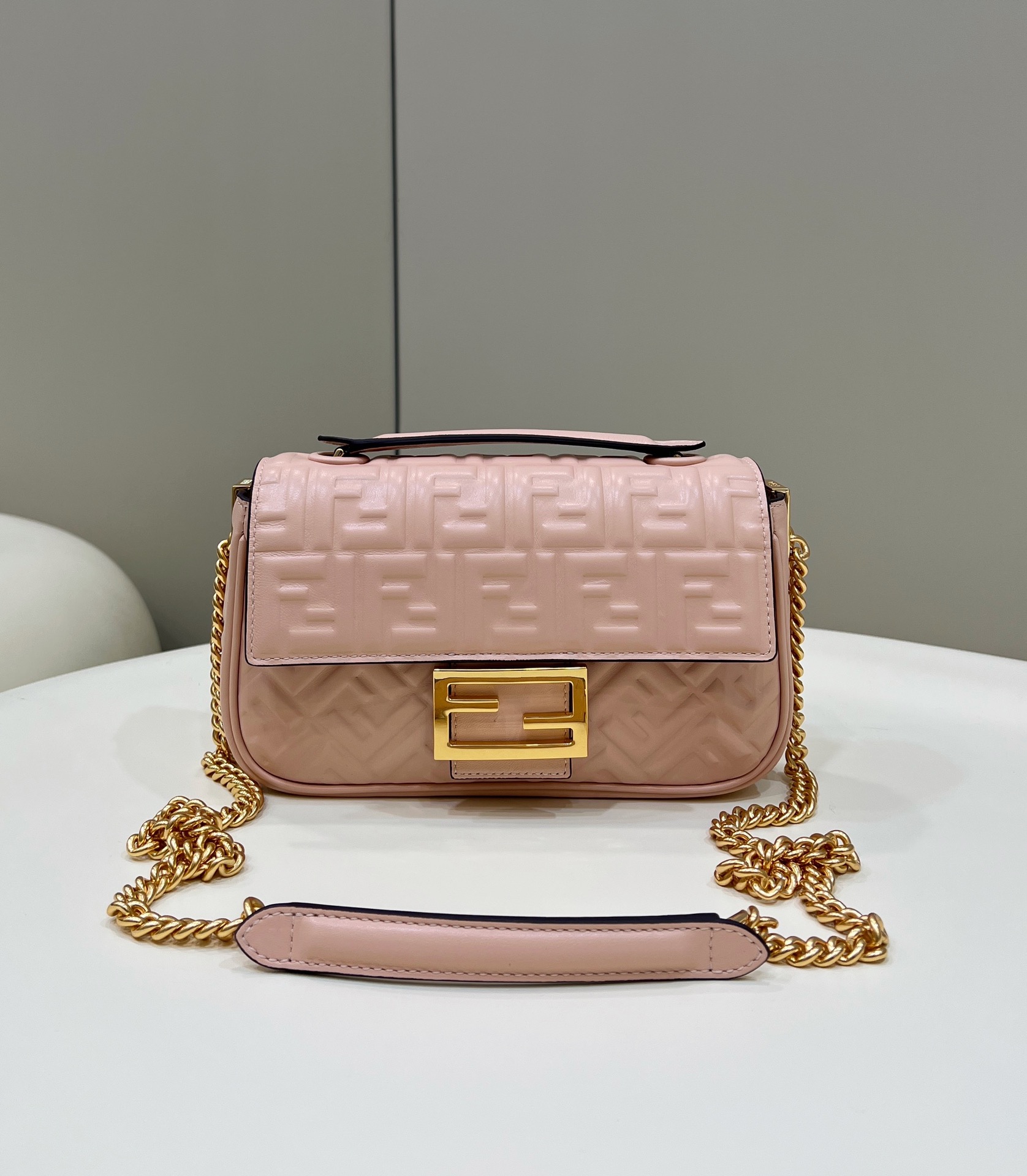 HSC-F20D01827180 Fendi Baguette Bag - Image 1
