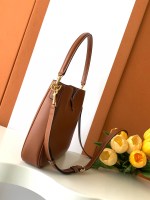 Celine SMALL CAMILLE 16 SOFT BAG IN SMOOTH CALFSKIN - Image 2