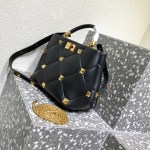 Valentino Garavani Roman Stud - Image 9