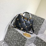 Valentino Garavani Roman Stud