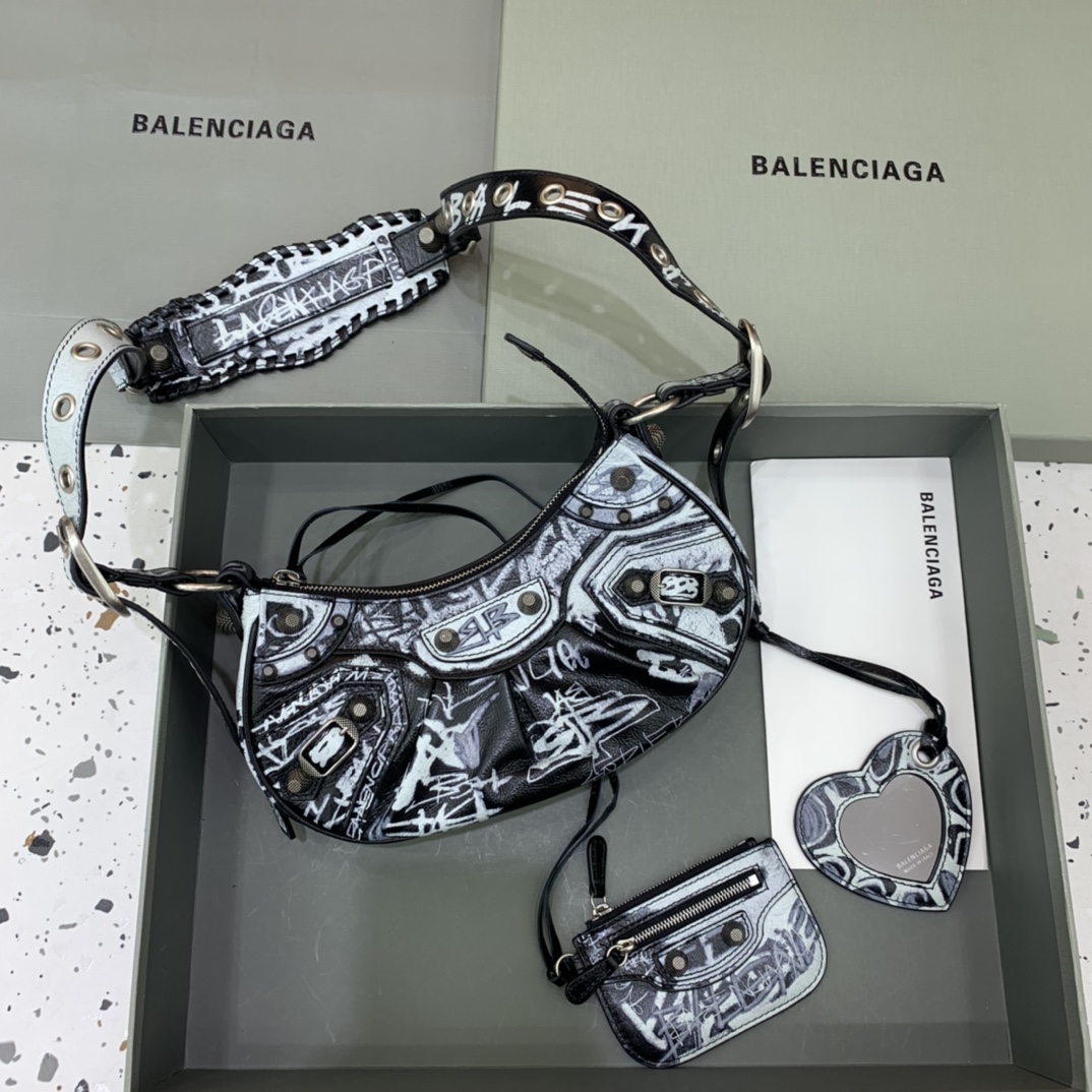 HSC-F4DCB0BC02A3 Balenciaga Le Cagole - Image 1