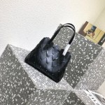 Valentino Beehive