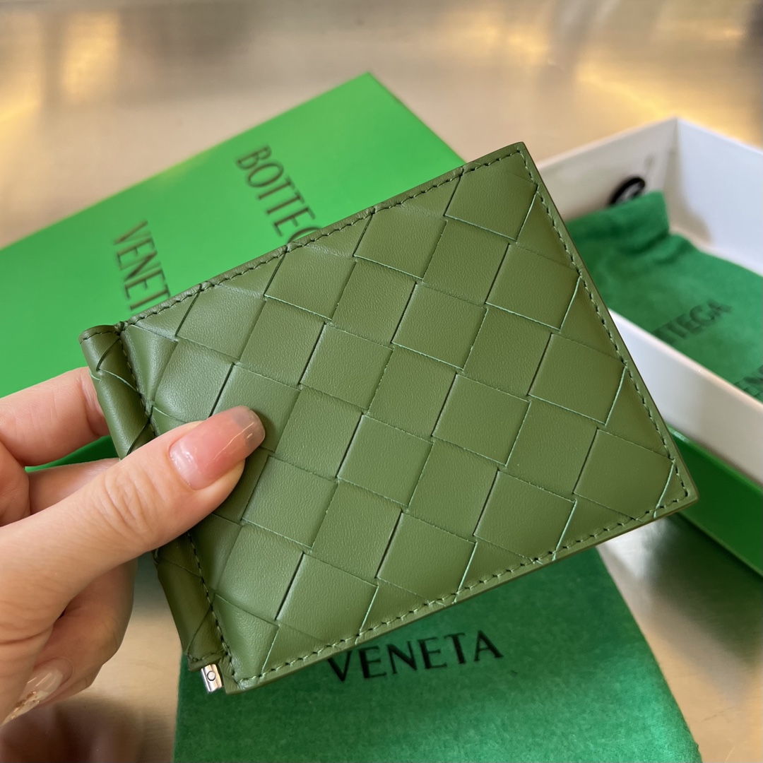 HSC-F7707182E63C Bottega Veneta BV Intrecciato Bill Clip Wallet - Image 1