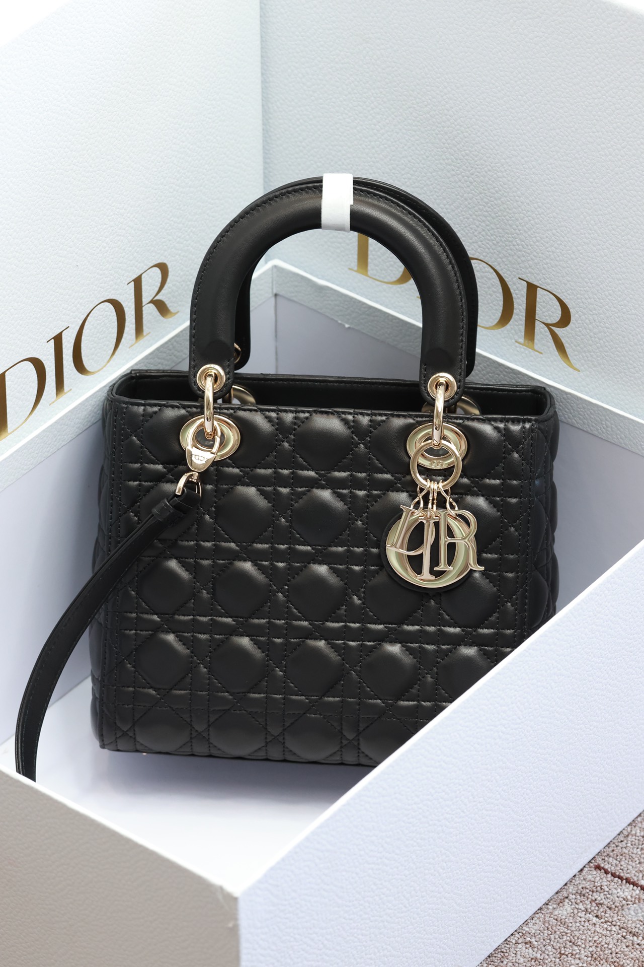HSC-F7A54B748E8C Medium Lady Dior Bag - Image 1