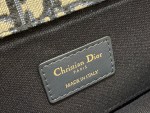 30 MONTAIGNE EAST-WEST BAG WITH CHAIN - Image 9