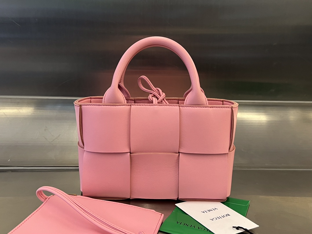 HSC-F8B86EE426EC BOTTEGA VENETA BV Candy Arco Tote Bag - Image 1
