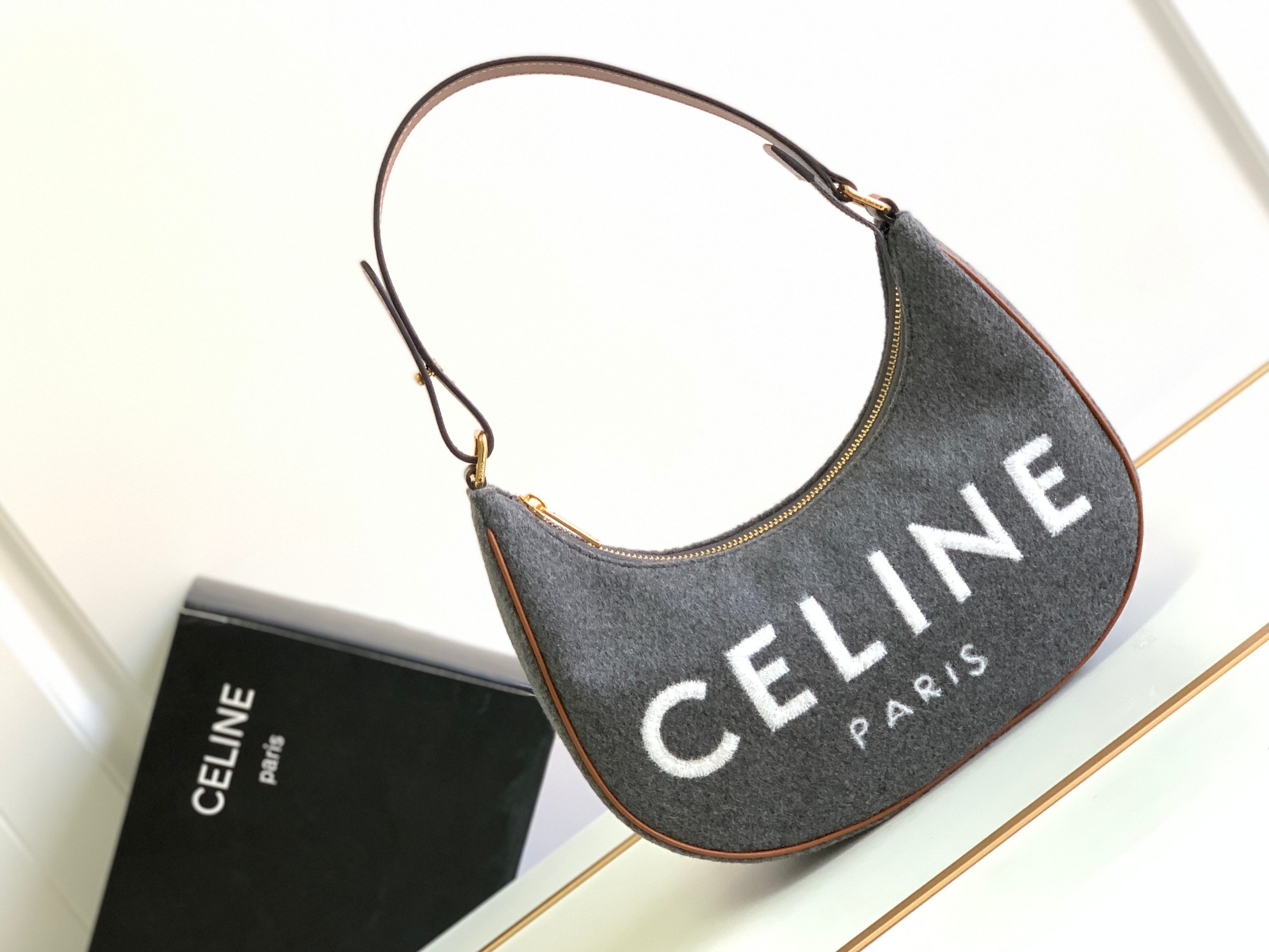 HSC-FBE1DF10DA37 CELINE AVA BAG - Image 1